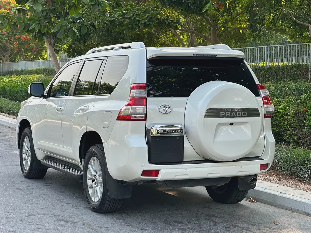 Toyota Prado GXR 2016 | GCC Specs | Low Mileage | Pristine Condition-3-3