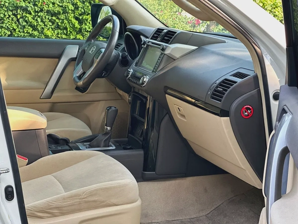 Toyota Prado GXR 2016 | GCC Specs | Low Mileage | Pristine Condition