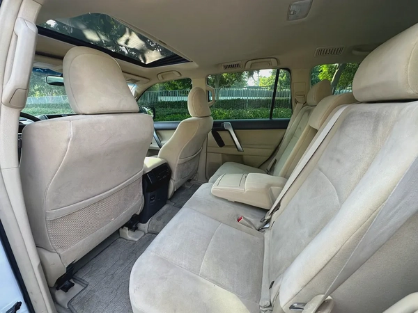 Toyota Prado GXR 2016 | GCC Specs | Low Mileage | Pristine Condition
