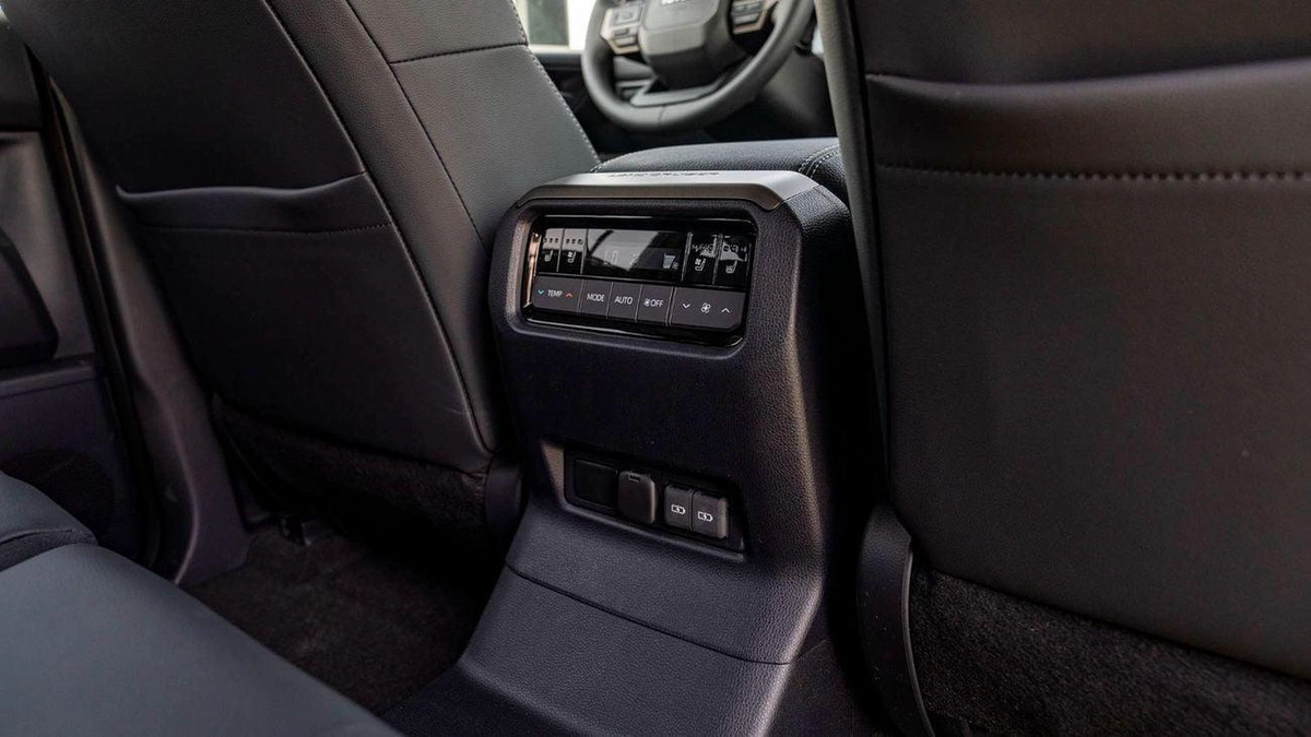 Toyota Prado FULL OPTION  2.8 L-10-10