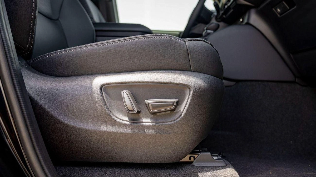 Toyota Prado FULL OPTION  2.8 L-15-15