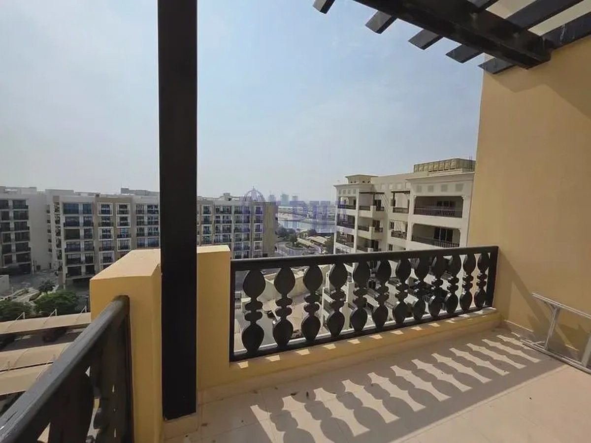 Fantastic | Fully furnished & upgraded | High floor-3-3