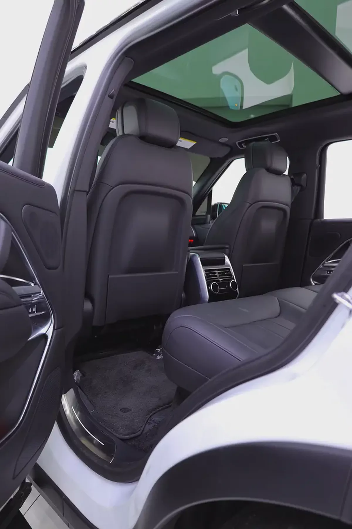 RANGE ROVER V6 P400 - 2025 LIKE NEW-14-14
