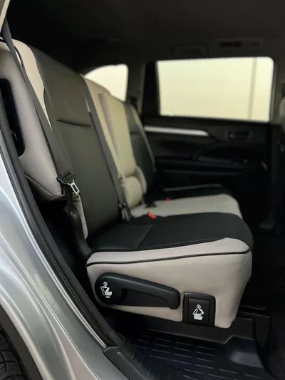 Toyota Highlander LE 2016 Toyota Highlander MidOption -3.5L - V6 - Rear  Camera - AWD 4x4 - Leather Seat -  7 seater-12