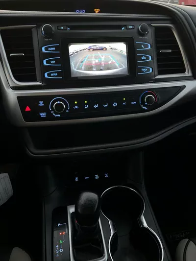 Toyota Highlander LE 2016 Toyota Highlander MidOption -3.5L - V6 - Rear  Camera - AWD 4x4 - Leather Seat -  7 seater-17