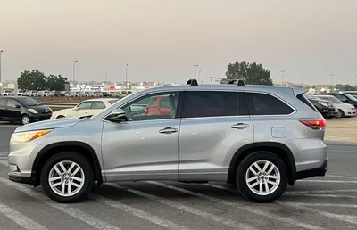 Toyota Highlander LE 2016 Toyota Highlander MidOption -3.5L - V6 - Rear  Camera - AWD 4x4 - Leather Seat -  7 seater-3