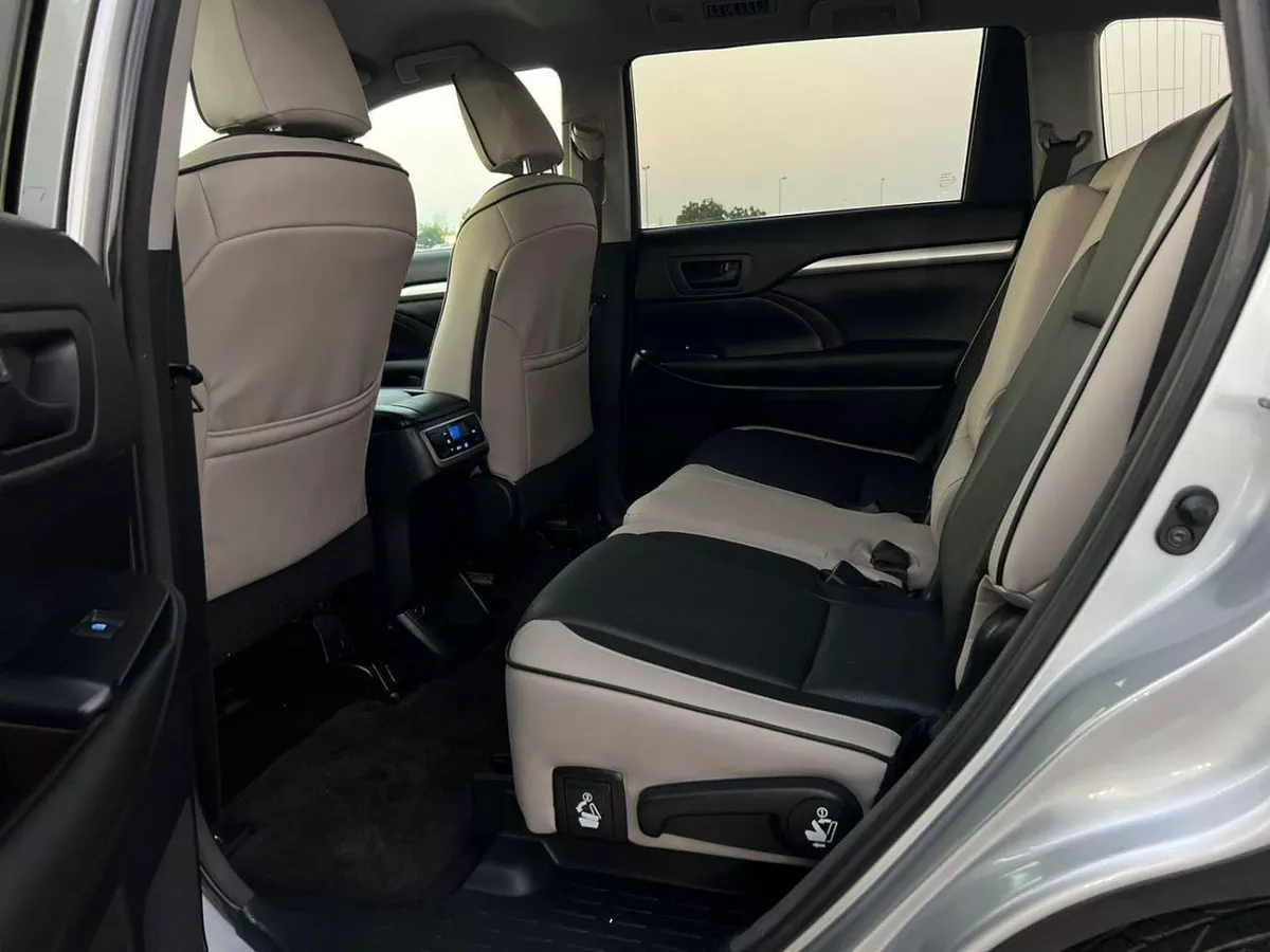 Toyota Highlander LE 2016 Toyota Highlander MidOption -3.5L - V6 - Rear  Camera - AWD 4x4 - Leather Seat -  7 seater-13-0