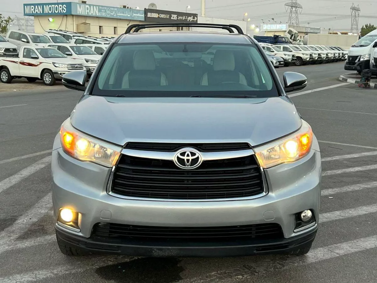 Toyota Highlander LE 2016 Toyota Highlander MidOption -3.5L - V6 - Rear  Camera - AWD 4x4 - Leather Seat -  7 seater-2-0