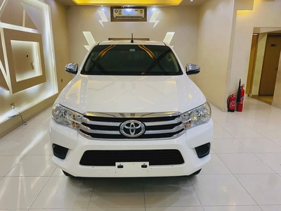 Toyota Hilux Double Cab DLX 2.4 L GCC Diesel 6-0