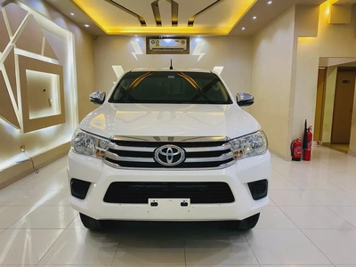 Toyota Hilux Double Cab DLX 2.4 L GCC Diesel 6-10