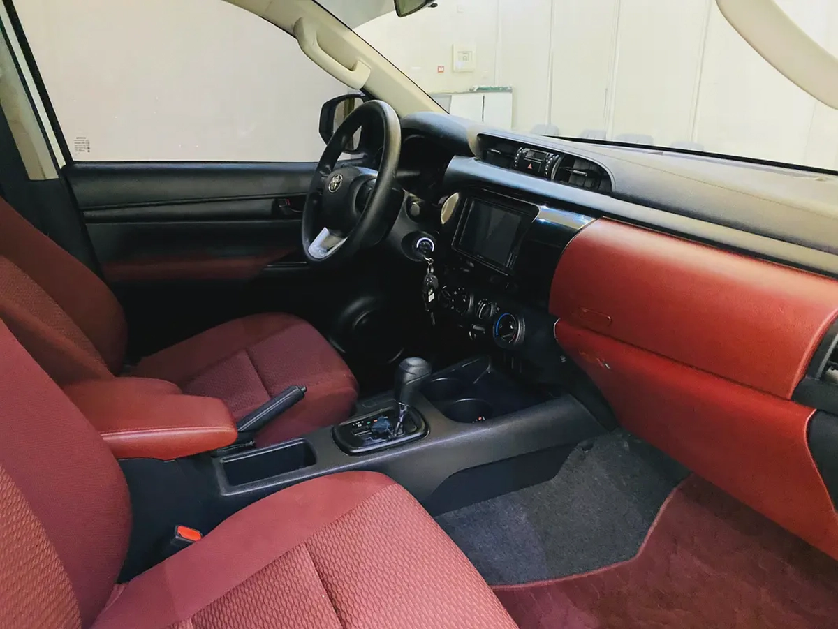 Toyota Hilux Double Cab DLX 2.4 L GCC Diesel 6-14-14