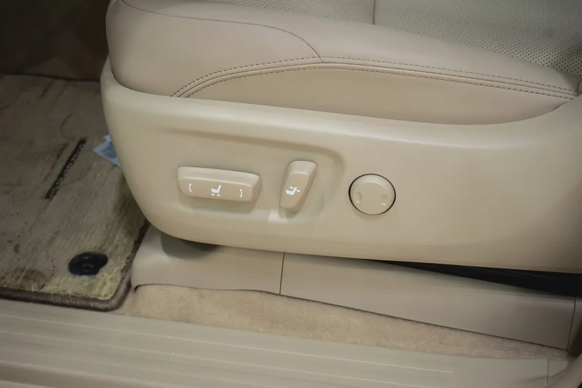 Toyota Prado Limited 2023 GCC Specs ll 0km ll V6-12-12
