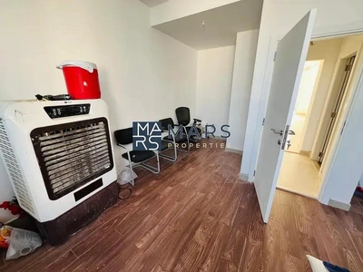 Brand New Unit| Modren Layout | Ready T0 Move-20