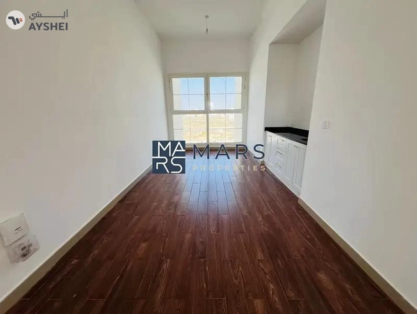 Brand New Unit| Modren Layout | Ready T0 Move