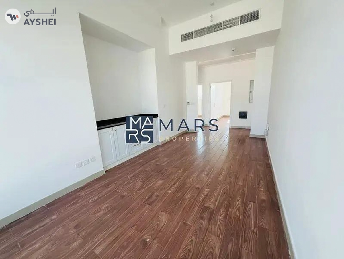 Brand New Unit| Modren Layout | Ready T0 Move-10-10