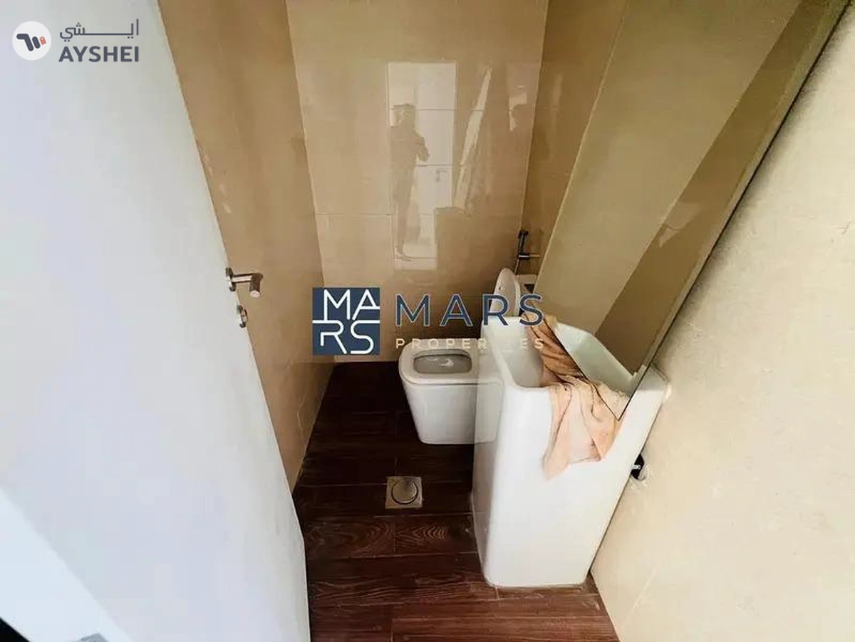 Brand New Unit| Modren Layout | Ready T0 Move-18-18