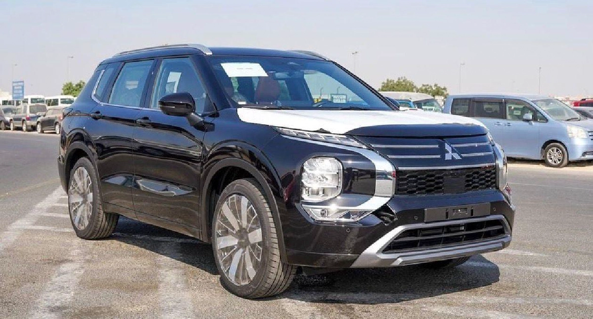 New 2026 Mitsubishi Outlander – Black