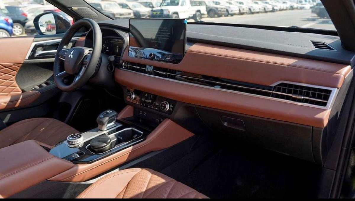 New 2026 Mitsubishi Outlander – Black-8-8