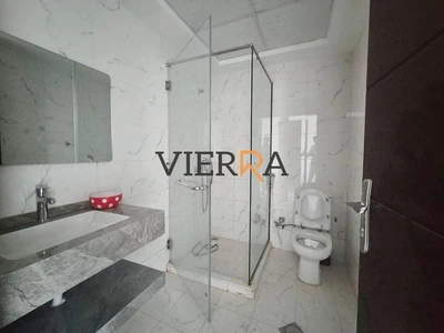 Closed Kitchen l Prime Location l Spacious-6