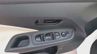 NISSAN SUNNY 1.5L - GCC SPECS - UNDER WARRANTY - FULL SERVICE HISTORY - ACCIDENT FREE --6
