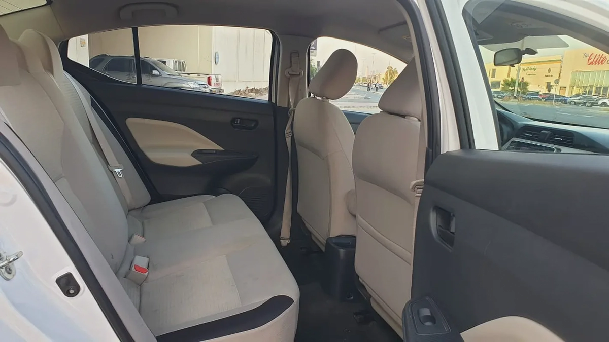 NISSAN SUNNY 1.5L - GCC SPECS - UNDER WARRANTY - FULL SERVICE HISTORY - ACCIDENT FREE --11-11