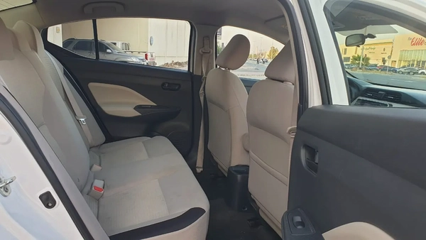 NISSAN SUNNY 1.5L - GCC SPECS - UNDER WARRANTY - FULL SERVICE HISTORY - ACCIDENT FREE -