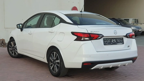 NISSAN SUNNY 1.5L - GCC SPECS - UNDER WARRANTY - FULL SERVICE HISTORY - ACCIDENT FREE -
