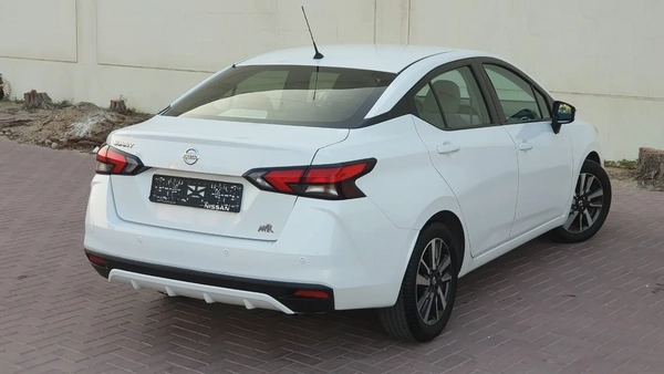 NISSAN SUNNY 1.5L - GCC SPECS - UNDER WARRANTY - FULL SERVICE HISTORY - ACCIDENT FREE -