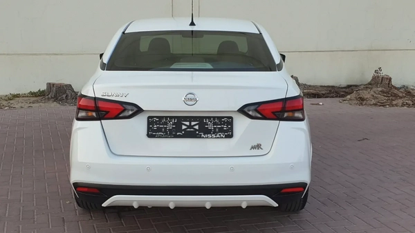 NISSAN SUNNY 1.5L - GCC SPECS - UNDER WARRANTY - FULL SERVICE HISTORY - ACCIDENT FREE -