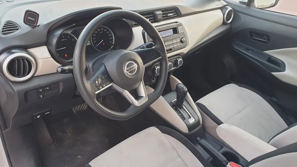 NISSAN SUNNY 1.5L - GCC SPECS - UNDER WARRANTY - FULL SERVICE HISTORY - ACCIDENT FREE -