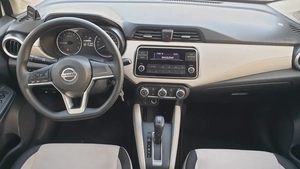 NISSAN SUNNY 1.5L - GCC SPECS - UNDER WARRANTY - FULL SERVICE HISTORY - ACCIDENT FREE -