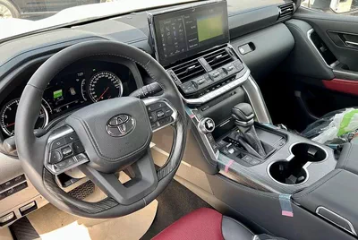 Toyota Land Cruiser VXR 3.5L-6