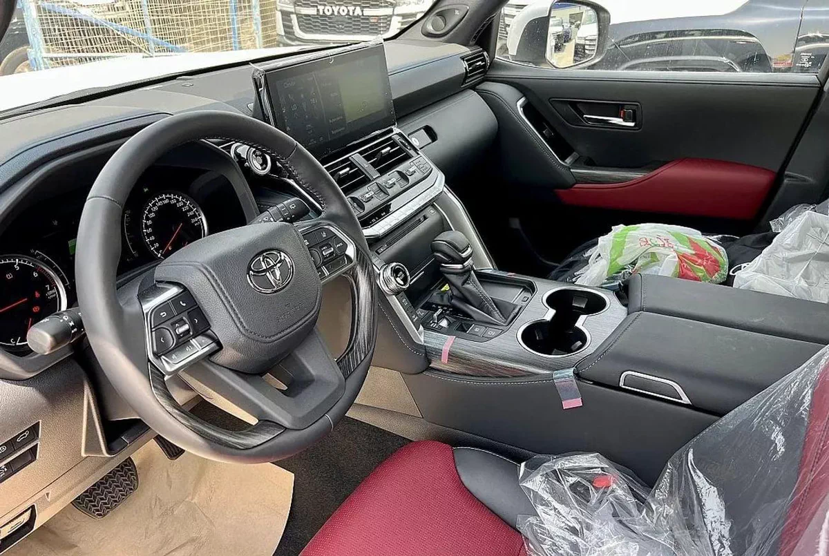 Toyota Land Cruiser VXR 3.5L-5-0