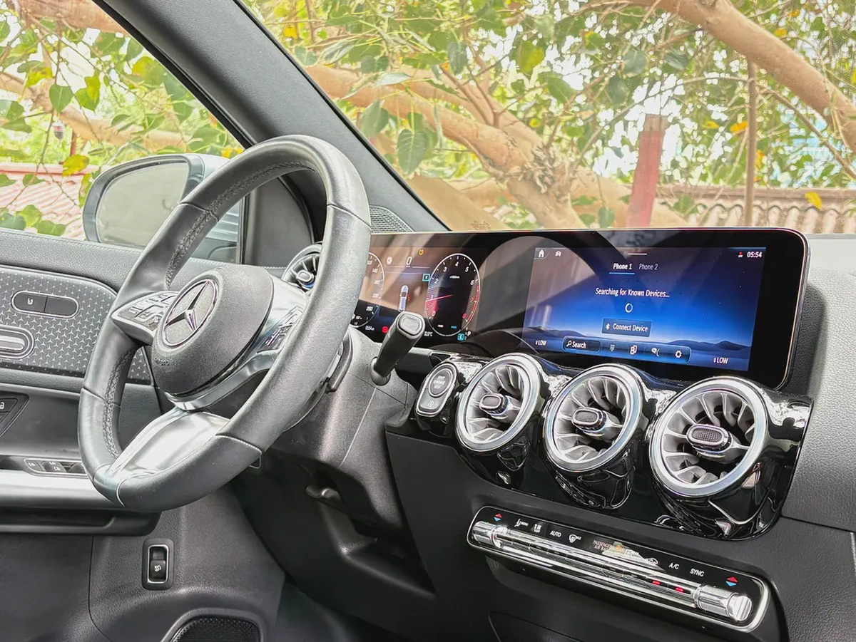 1,840 AED per month | Under Warranty till April 2027