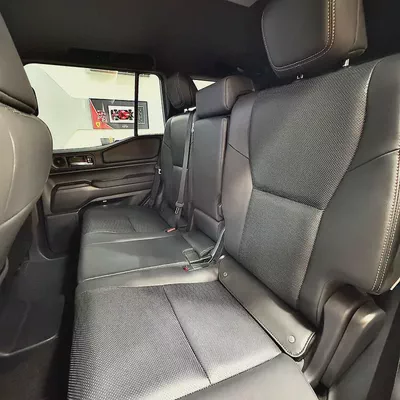 2025 Toyota Land Cruiser Prado hybrid-9