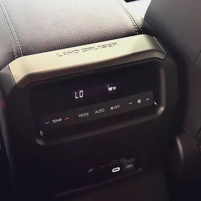 2025 Toyota Land Cruiser Prado hybrid-11
