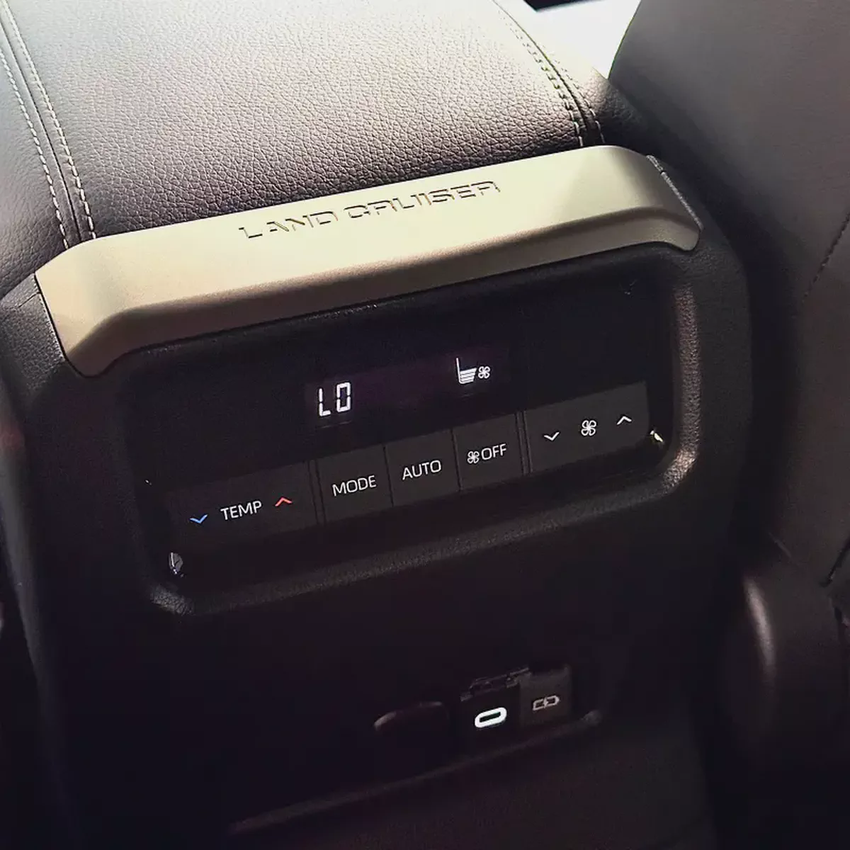2025 Toyota Land Cruiser Prado hybrid-11-11