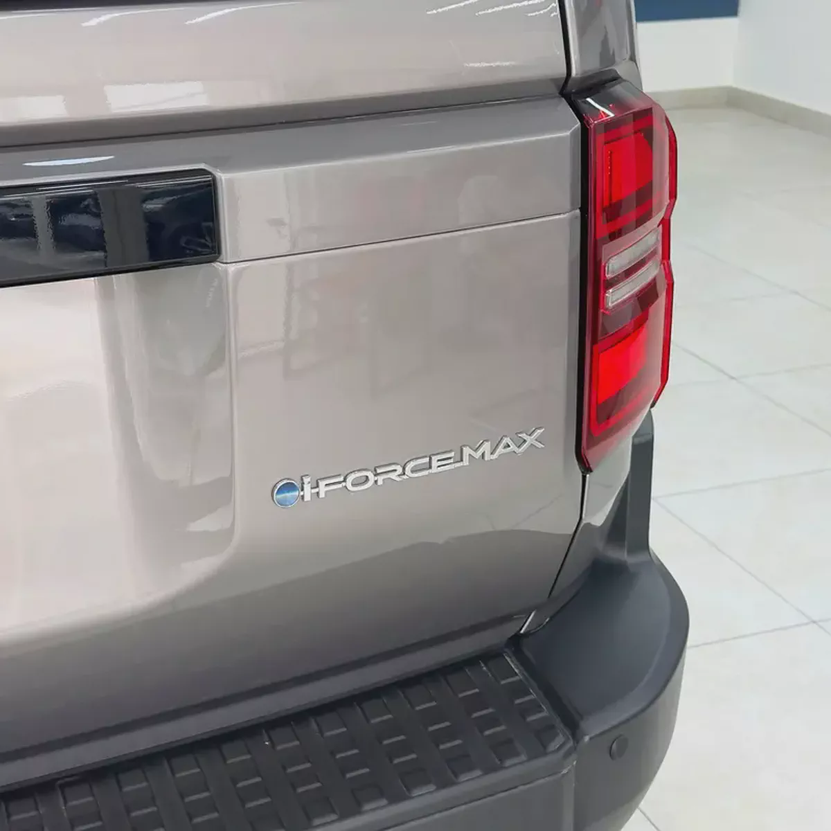 2025 Toyota Land Cruiser Prado hybrid-12-12