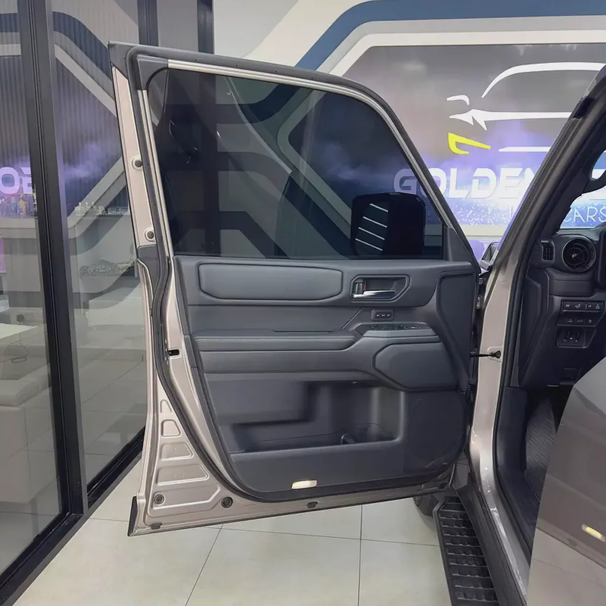 2025 Toyota Land Cruiser Prado hybrid-14-14