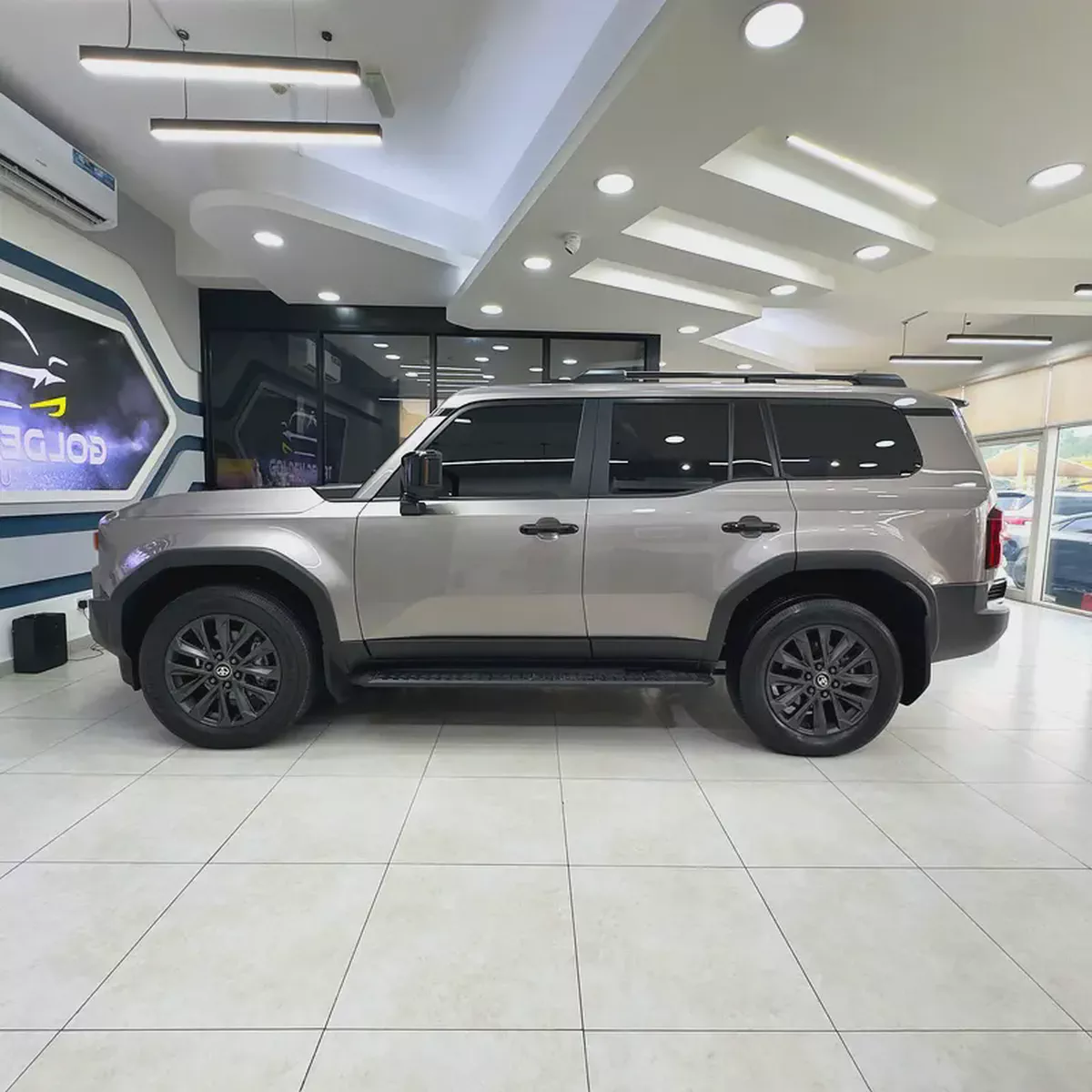 2025 Toyota Land Cruiser Prado hybrid-2-2