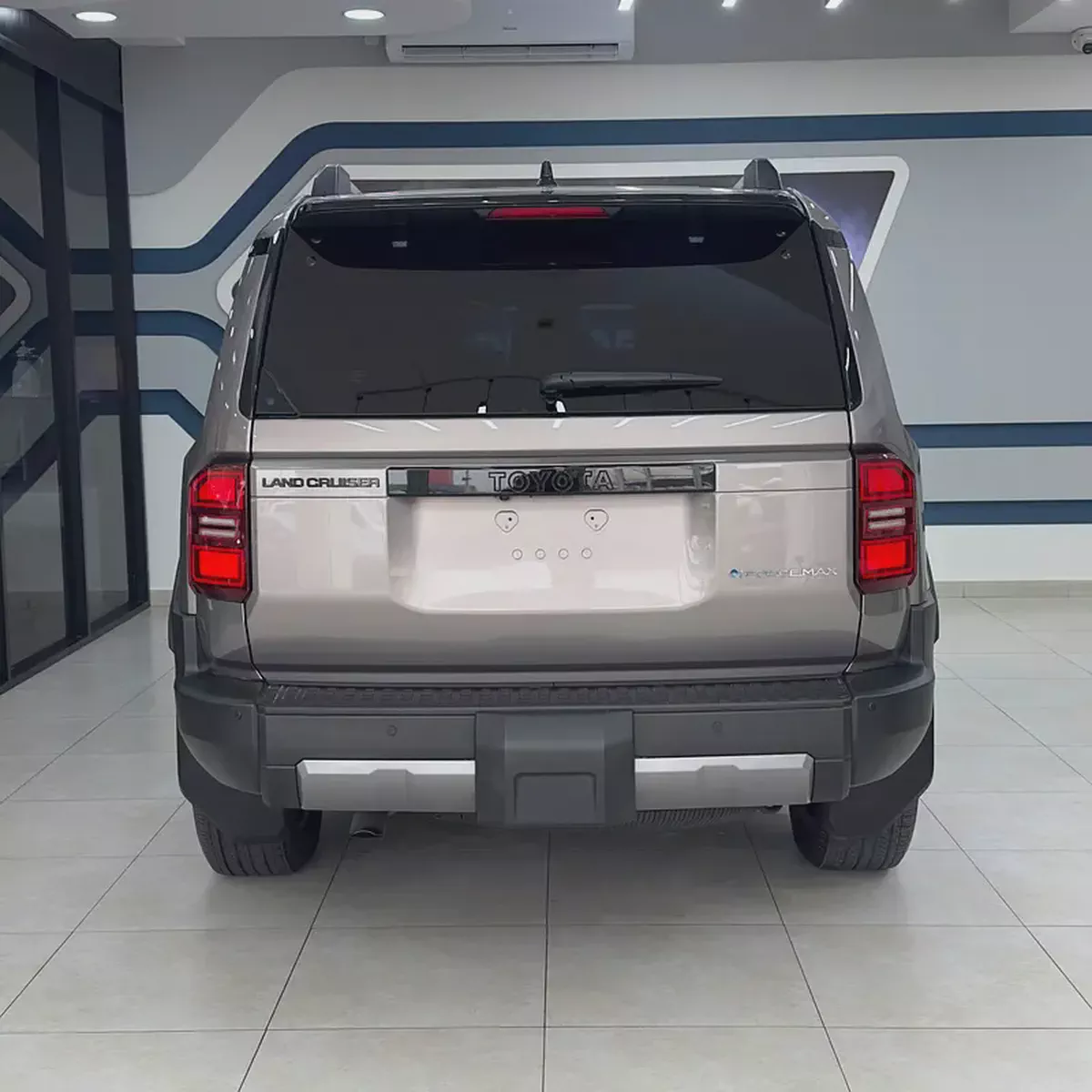 2025 Toyota Land Cruiser Prado hybrid-4-4
