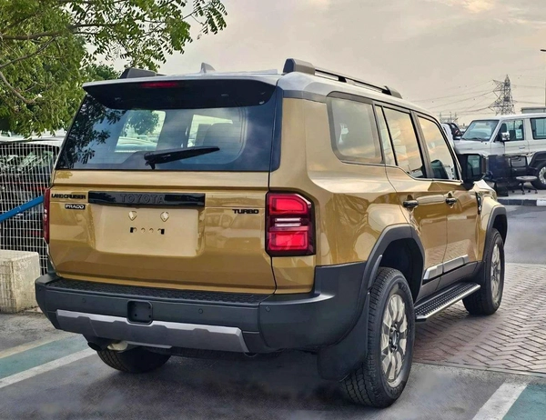 Toyota Prado TURBO ADVENTURE DUAL TONE GCC SPEC / 2.4L PETROL A/T V4 / HIGH OPTION WITH RADAR