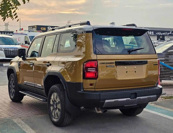 Toyota Prado TURBO ADVENTURE DUAL TONE GCC SPEC / 2.4L PETROL A/T V4 / HIGH OPTION WITH RADAR