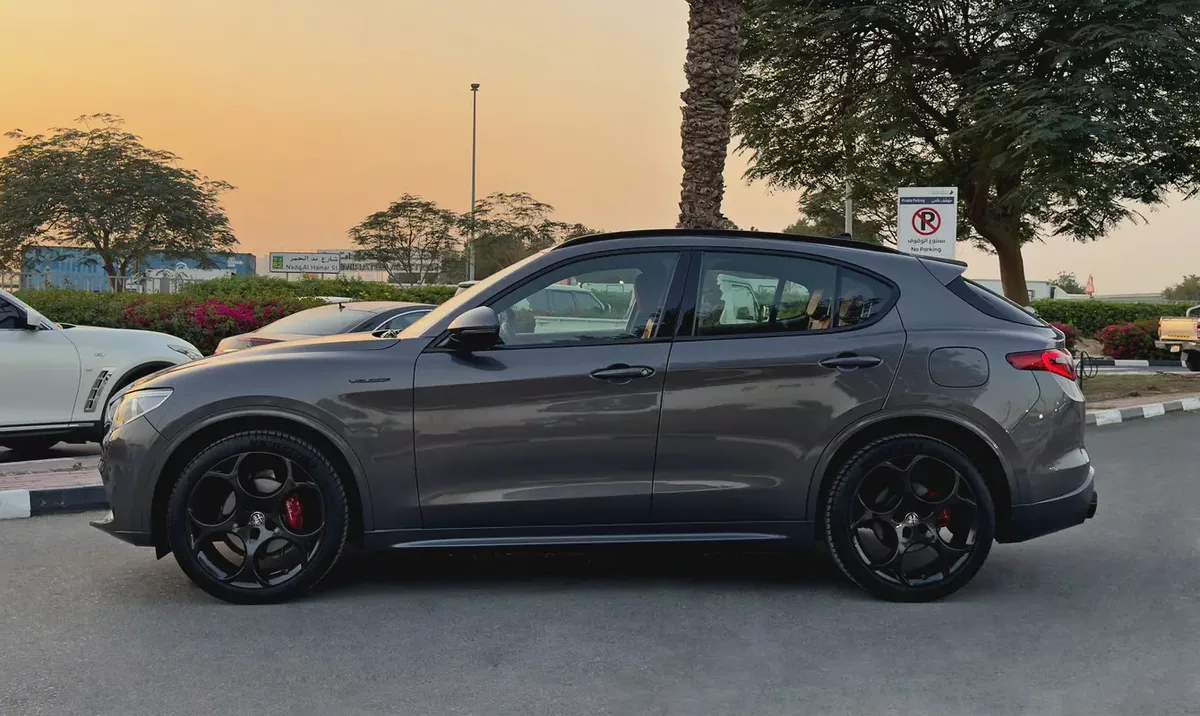 2022 Alfa Romeo Stelvio Veloce Q4, GCC Specifications-3-3