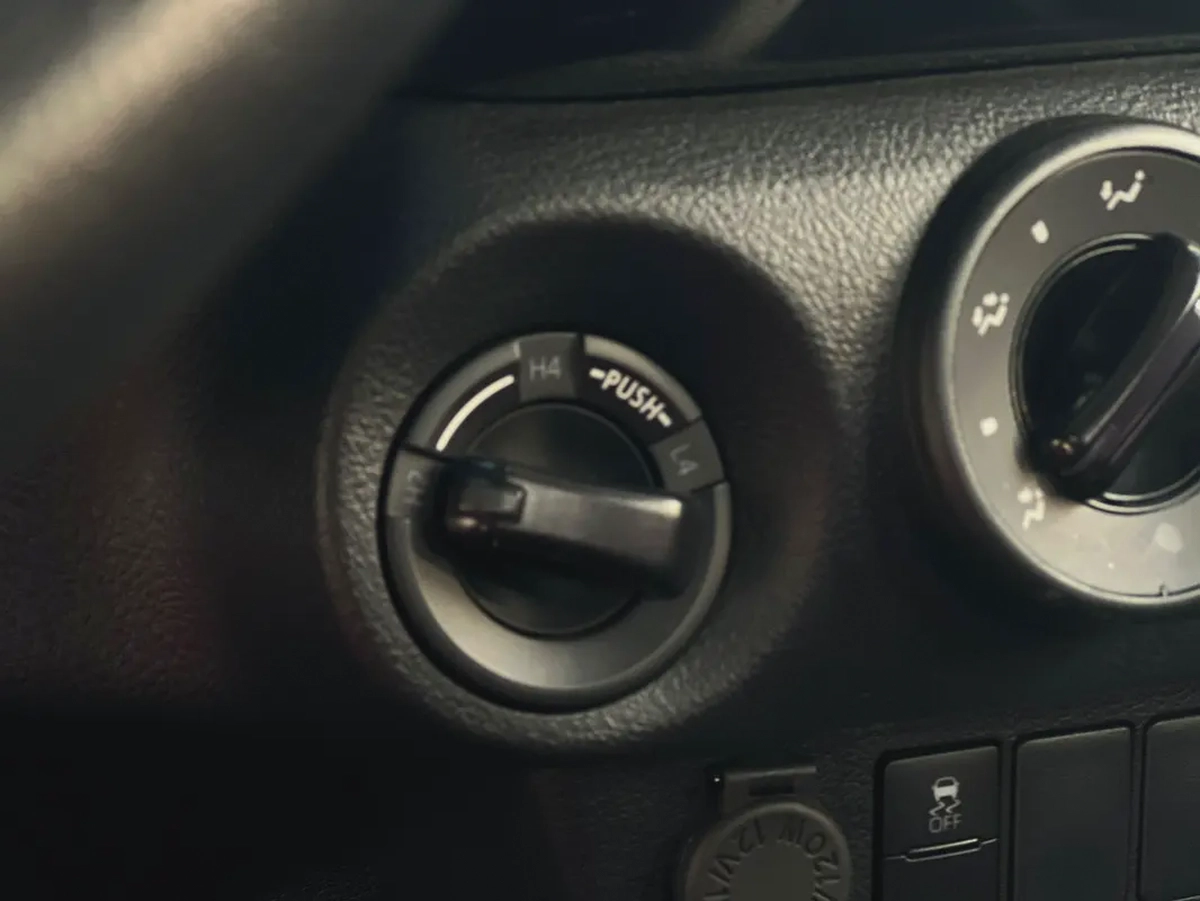 2024 | Toyota Hilux | Full Automatic | 4X4 | Diesel | Ref#873-14-14