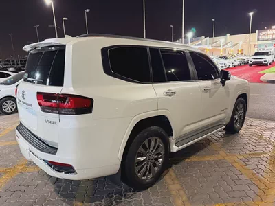 2023 Toyota Land Cruiser VXR Twin Turbo, original factory paint-4