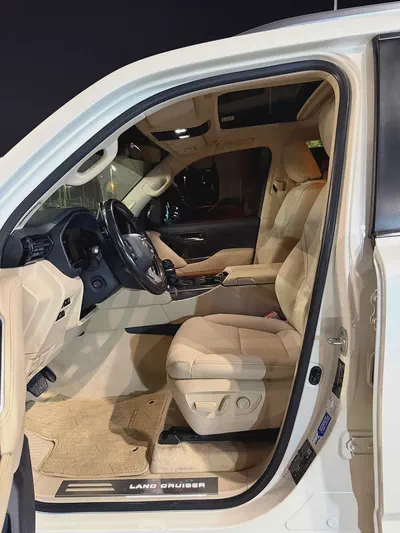 2023 Toyota Land Cruiser VXR Twin Turbo, original factory paint-7