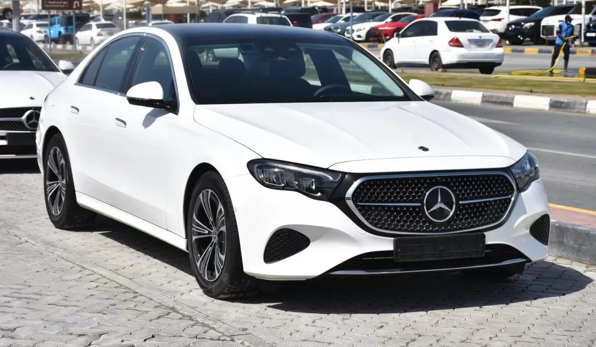 MERCEDES BENZ E200 2025 | WHITE-6-6