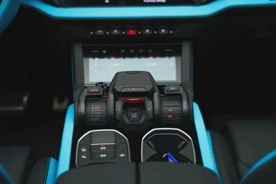 2025 LAMBORGHINI URUS SE-11
