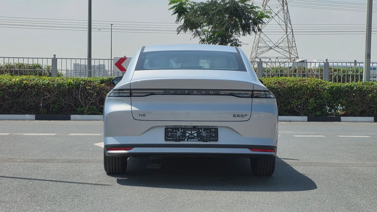Nissan N6 180 Max (Silver White)-22-22
